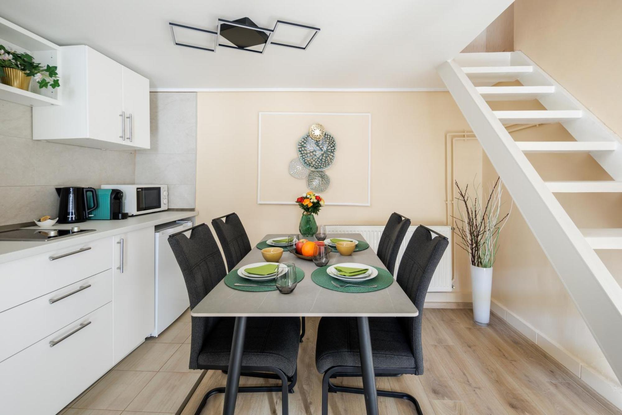 Simply The Location Apartman *