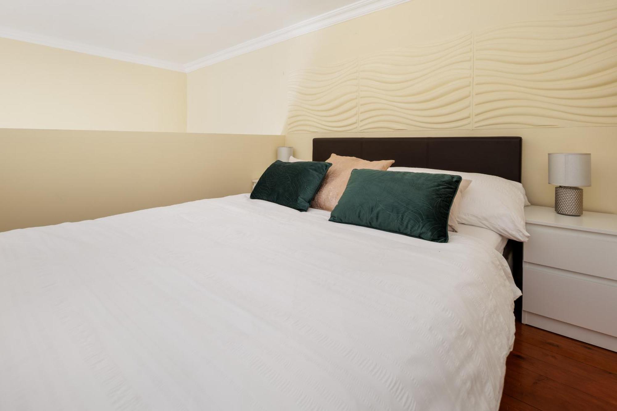Simply The Location Apartman *